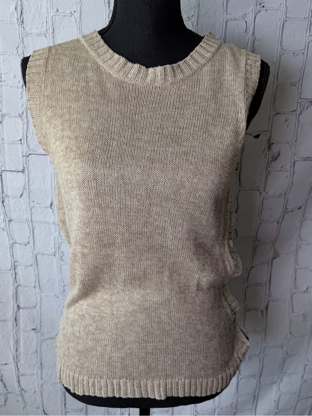 Jones New York Sleeveless Scoop-Neck Knit Vest in Beige